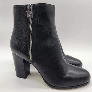 Michael Kors Sz 6 Margaret Bootie Silver Padlock Zip